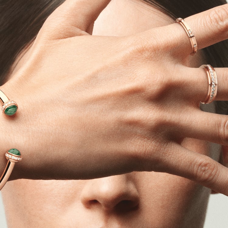 Piaget Possession open bangle bracelet Envío gratis