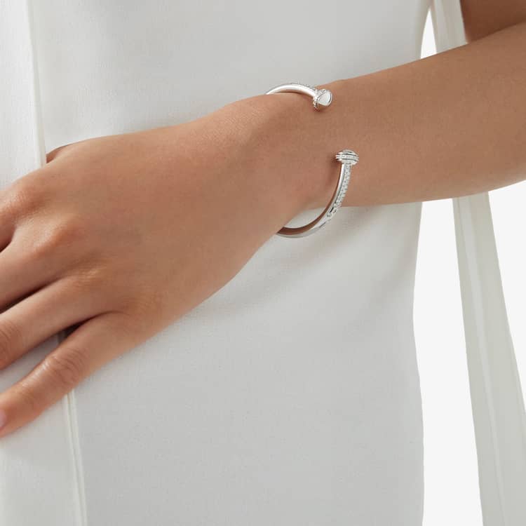 Piaget Possession open bangle bracelet Últimos 2 días